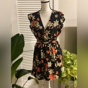 Jack by BB Dakota Beautiful floral dress